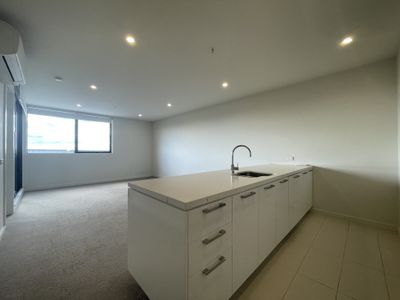 210b / 57 Middleborough Road, Burwood