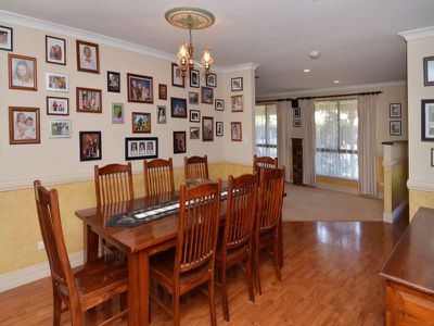 12 Holroyd Way, Boulder