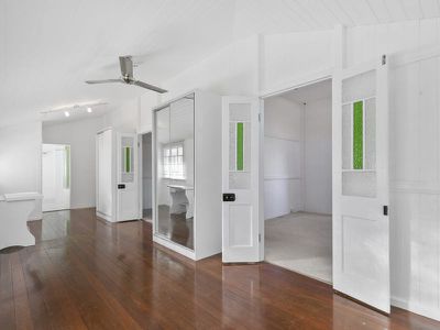 1 / 120 Cypress, Torquay