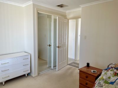 2B Ritchie Close, Griffith