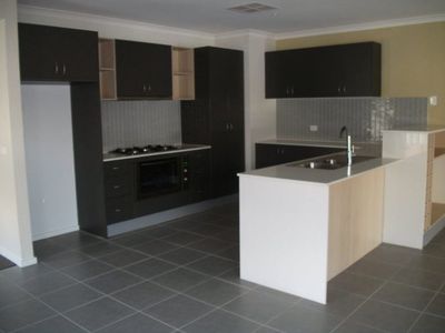 3 Central Park Boulevard, Deer Park