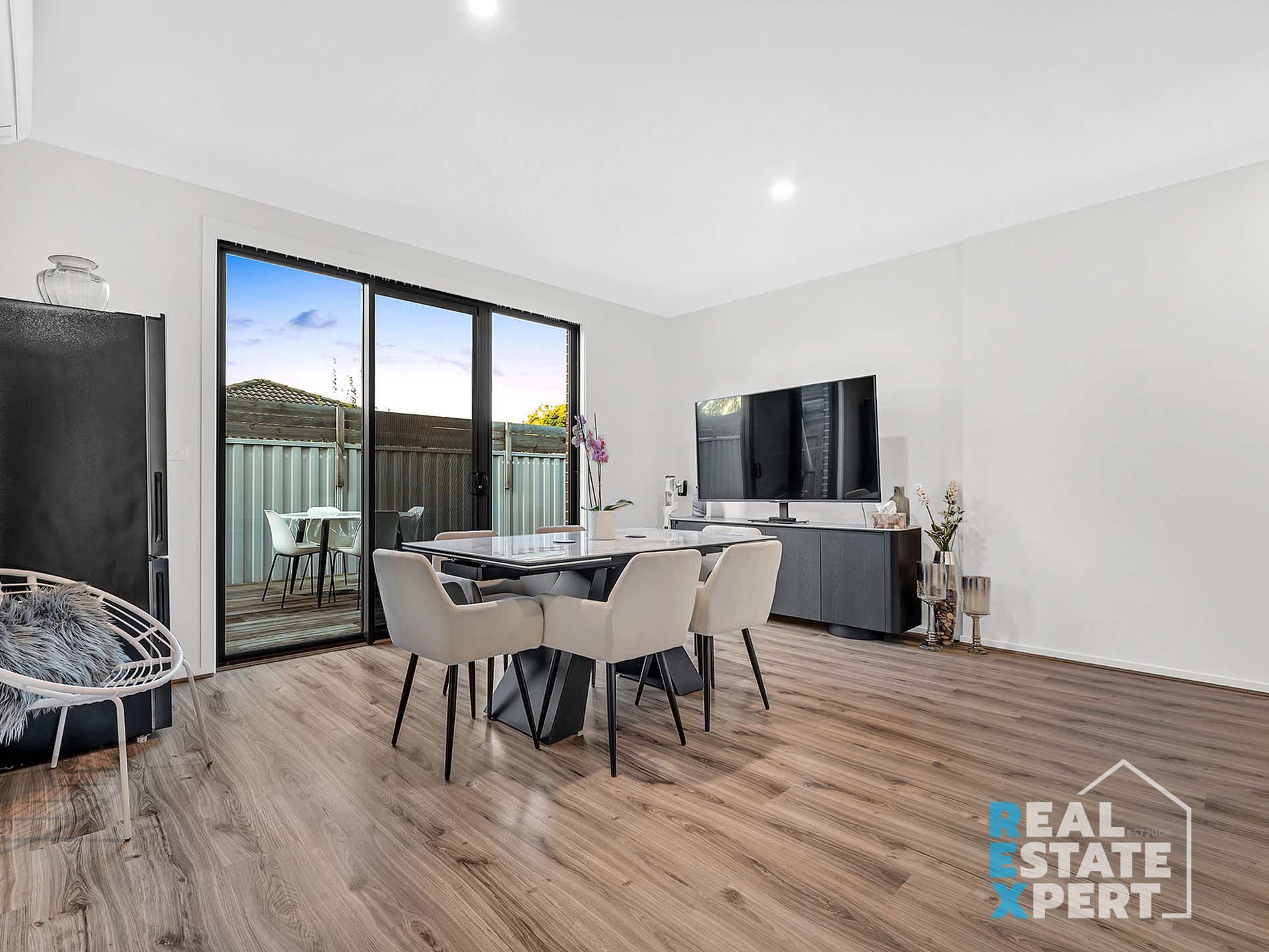 2 / 69 Somerville Road, Hampton Park