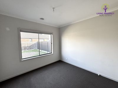 326 Boardwalk Boulevard, Point Cook