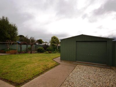 115 Lakeside Avenue , Mount Beauty