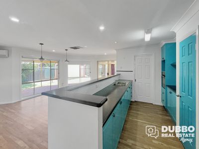 6 Tulloch Place, Dubbo