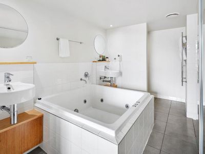 509 / 9A Hermitage Drive, Airlie Beach