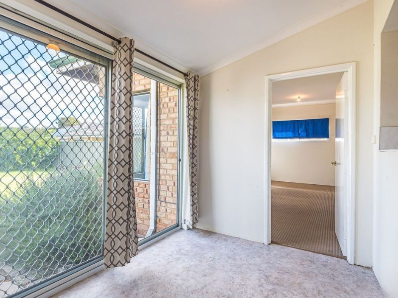 4 Berehaven Avenue, Thornlie