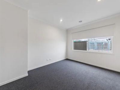 21 Mocha Gr, Clyde North
