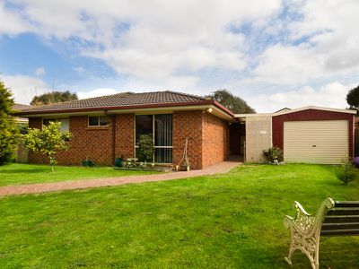 25 Langbourne Drive, Narre Warren South