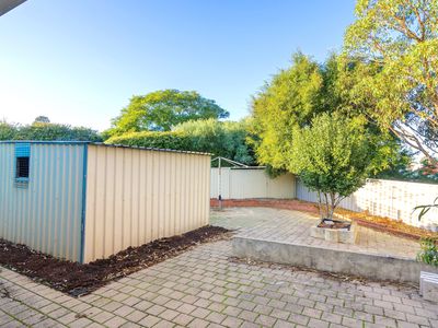 4/12 Edmund way, Calista