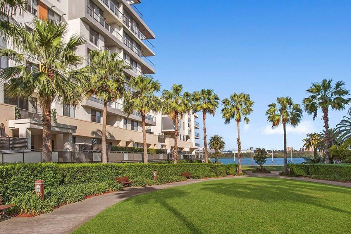 708 / 7  Stromboli Strait , Wentworth Point
