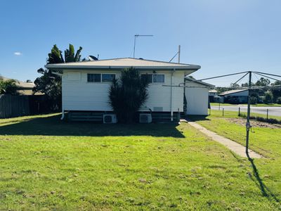 20 Bradman Street, Moranbah