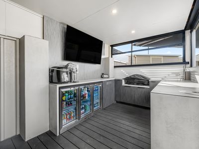 44 Cobbler Drive, Greenwith