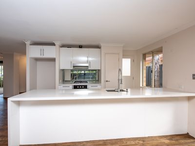 4 Princeton Circle, Alexander Heights