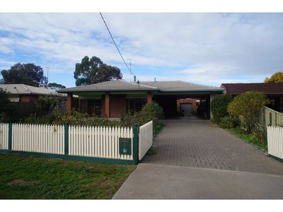 14 Burgess Street, Horsham