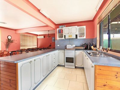 16 Warati Place, Oak Flats
