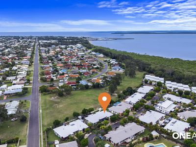 8 / 230 Pulgul Street, Urangan