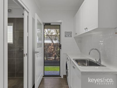 6 Dillane Street, Hyde Park