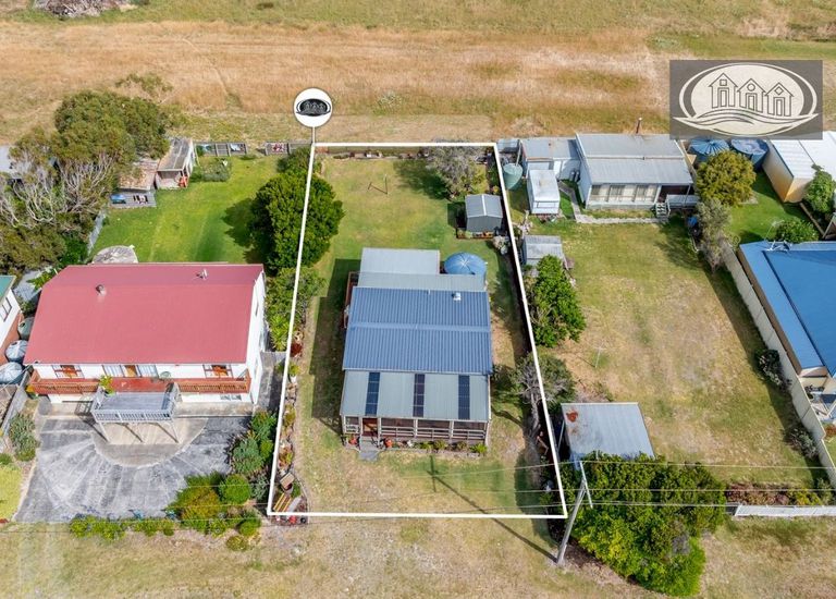 17 Beach Road, Portland