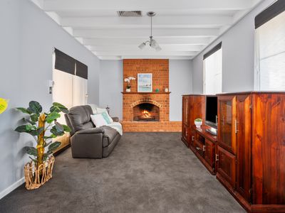 18 Robertson Street, West Lamington