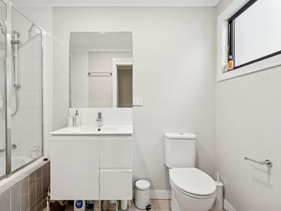 5 / 6 Deacon Street, Coopers Plains