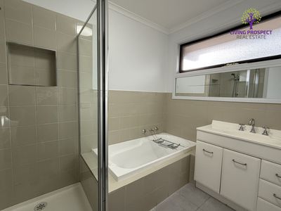 10 Nuragi Court, Werribee
