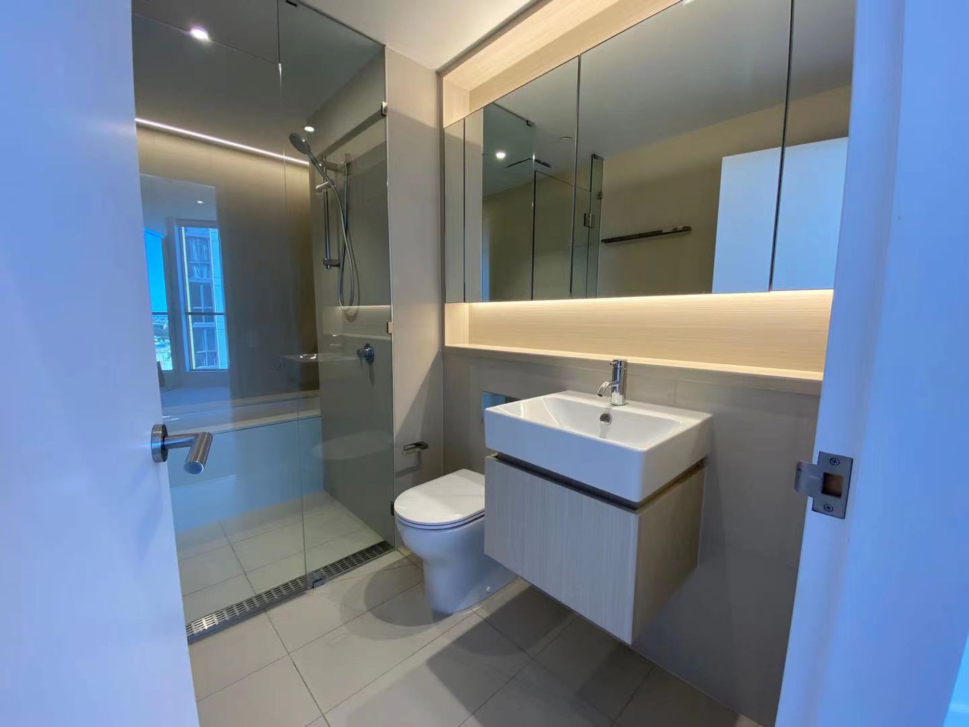 2708 / 82 Hay Street, Haymarket