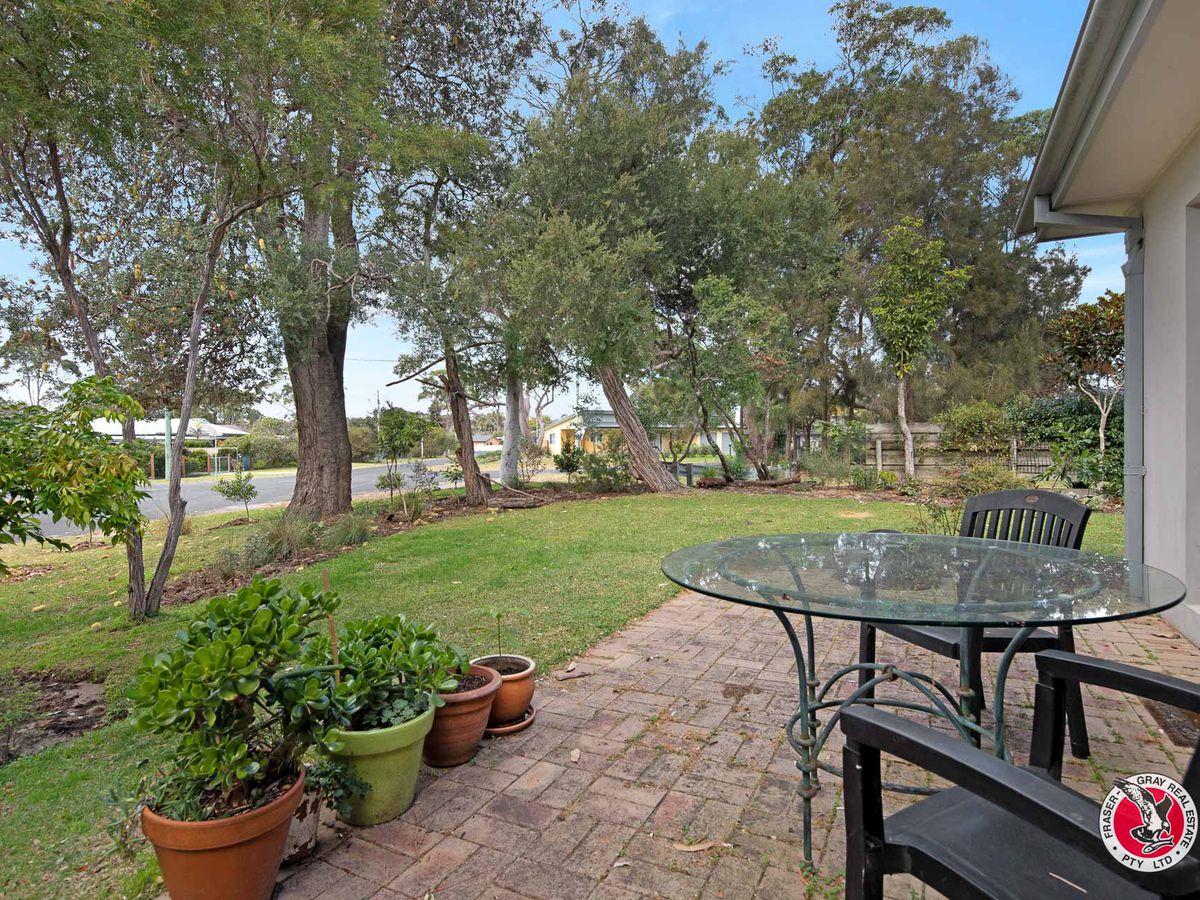 8 Angle Street, Broulee FraserGray Real Estate