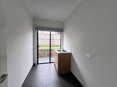 47 Bonhams Circuit, Manor Lakes