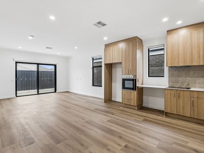 16 Tsouris Way, Munno Para West