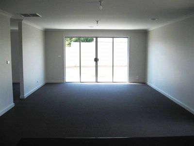 9 Deakin Court, Horsham