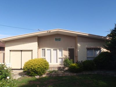 11 Avondale Avenue, St Albans