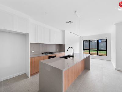 10 Calendula Court, Casula