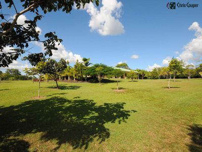 23 SANCTUARY HILLS ROAD, Takura