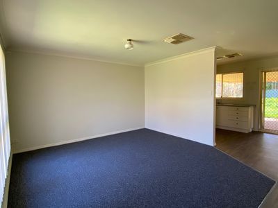 11 Wren Place, Dubbo