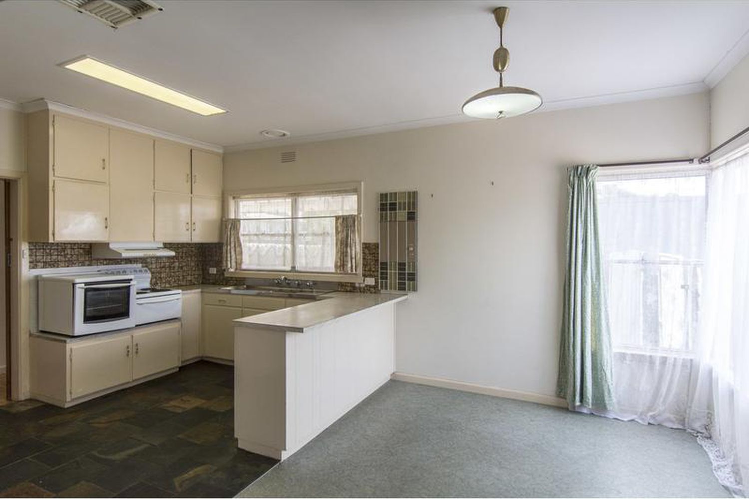 84 Edith Street, Horsham