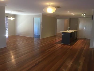167 Dunnings Road, Point Cook