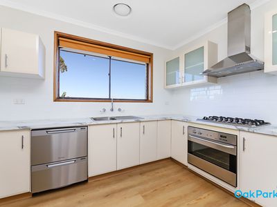 81 New Road, Oak Park