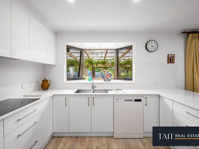 65 Waldara Drive, Waldara