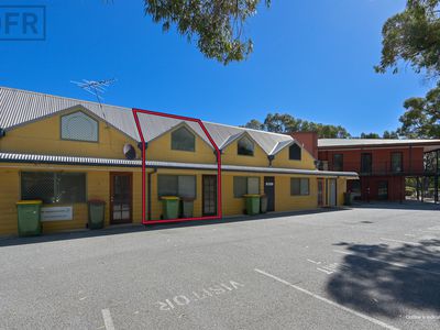 6 / 8 Day Road, East Rockingham