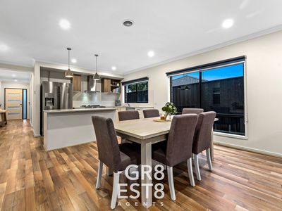 6 Glasson way, Cranbourne West