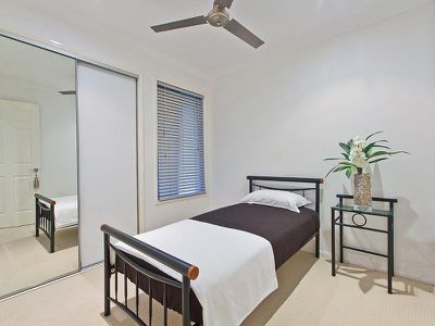 8 Wirra Cct, Wynnum West