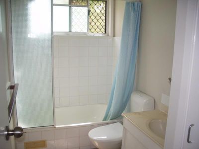 11 / 6 Saint Martins Lane, Cannonvale