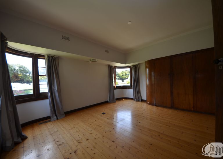 255 Hanlon Parade, Portland