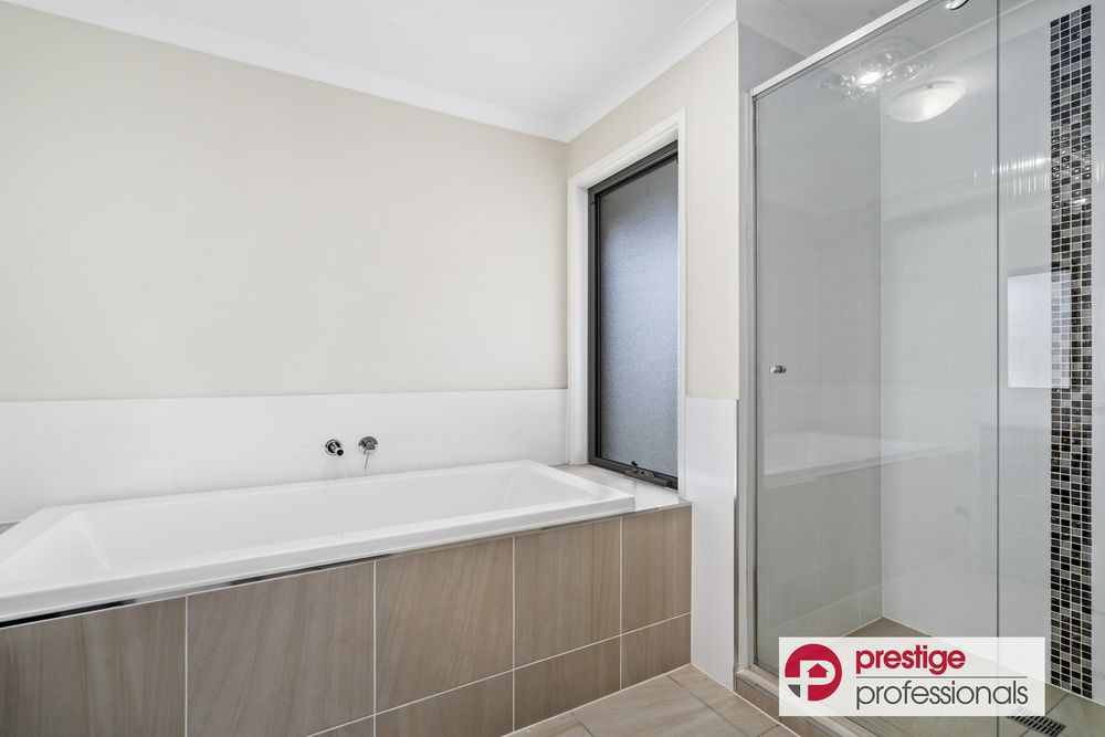 12 Warraburra Way, Voyager Point
