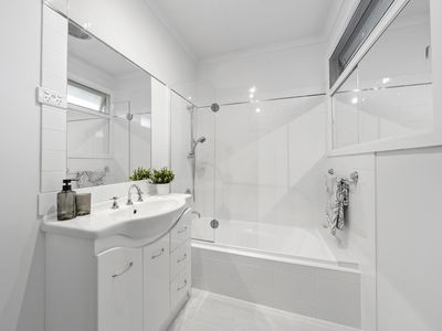 1 / 724 Hawthorn Road, Brighton East