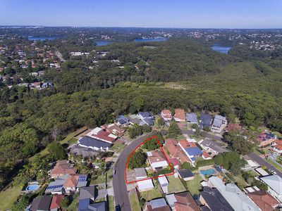 2 Beaumaris Crescent, Mortdale