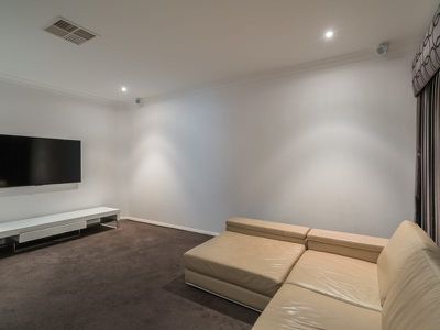50 Maldives Drive, Hillarys
