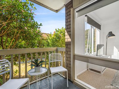 2 / 7 Flower Street, Essendon