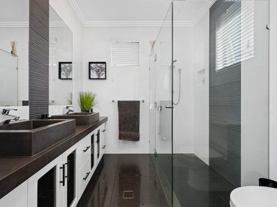 27 Greendragon Crescent, Upper Coomera